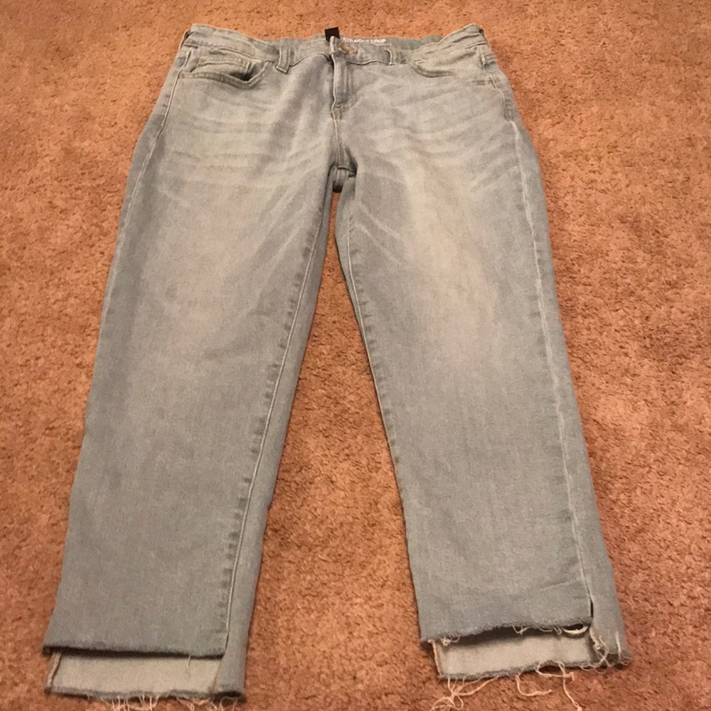 Gap capris size 8/29 worn once like new